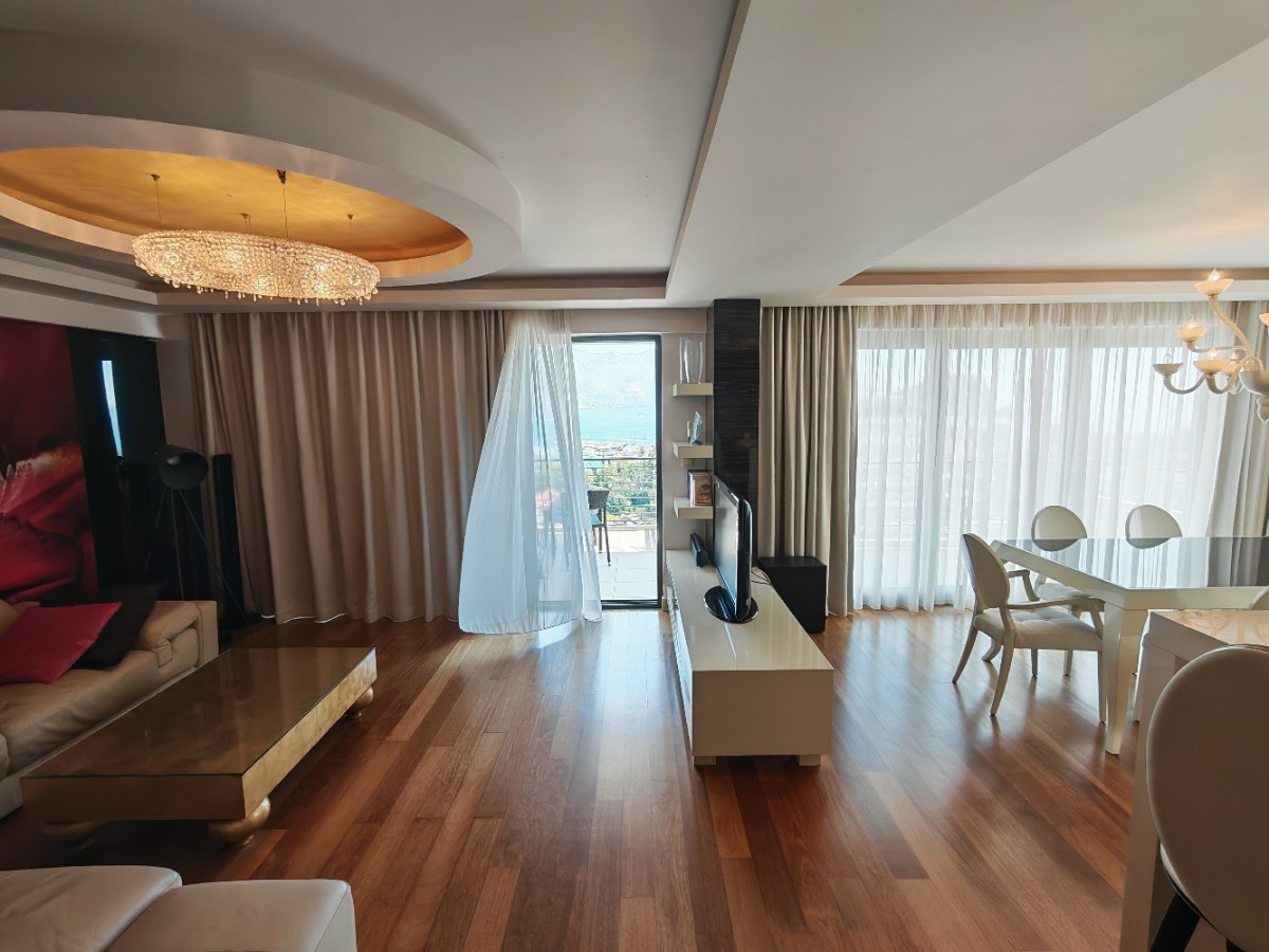 Luxury Two-Bedroom Apartment of 111 m² with Terrace and Sea View, Gospoština, Budva